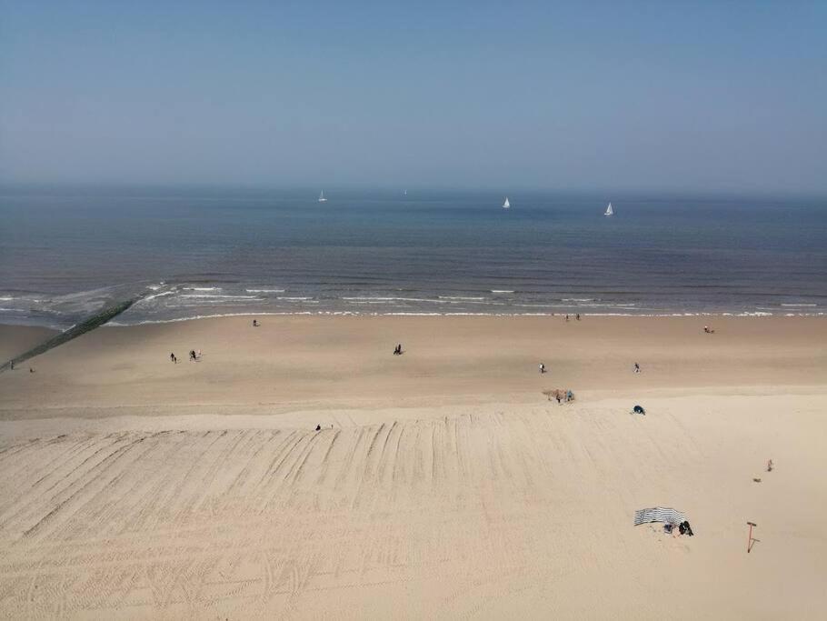 Lovely N° 9 Op Ieder Moment Een Prachtig Zeezicht & Zwembad Middelkerke Exterior photo